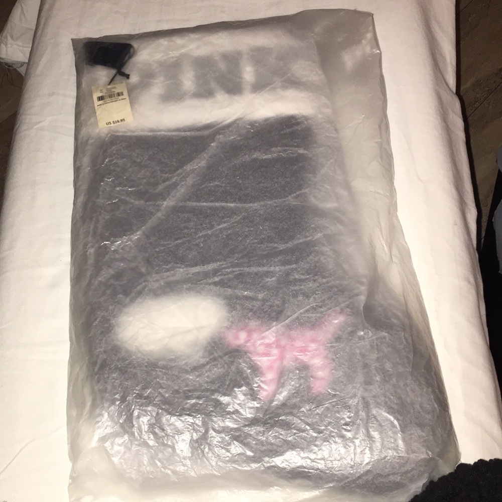 Two VS Pink Stockings NWT - Picture 5 of 7